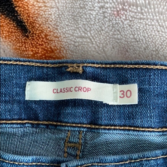 Size 31 Levi jeans - Picture 2 of 3